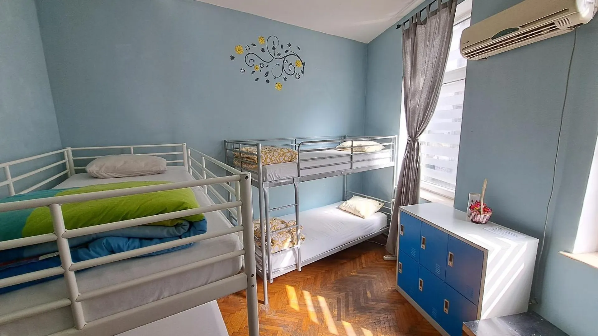 Funhouse Hostel Bucharest 0*,